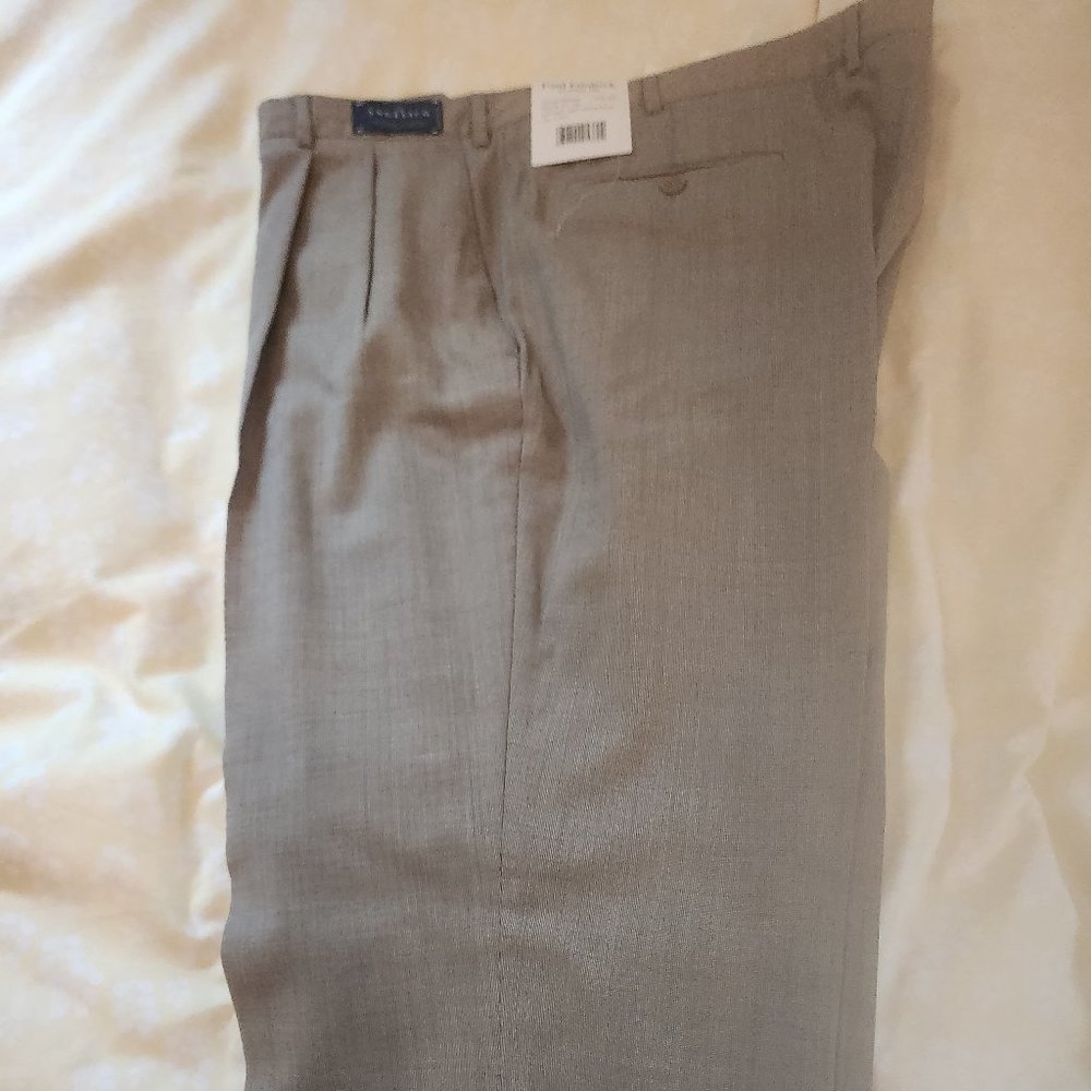 NEW Paul Frederick 40 x32 pleated wool pants, tan